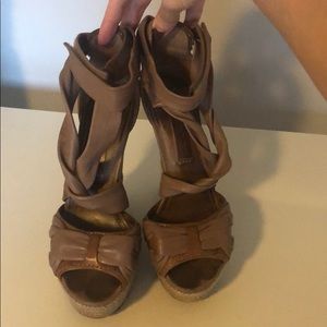 Burberry nude leather wedges SZ 38